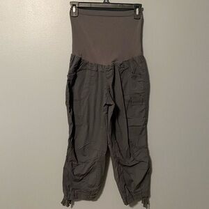 2/$16 Oh Baby capris size medium